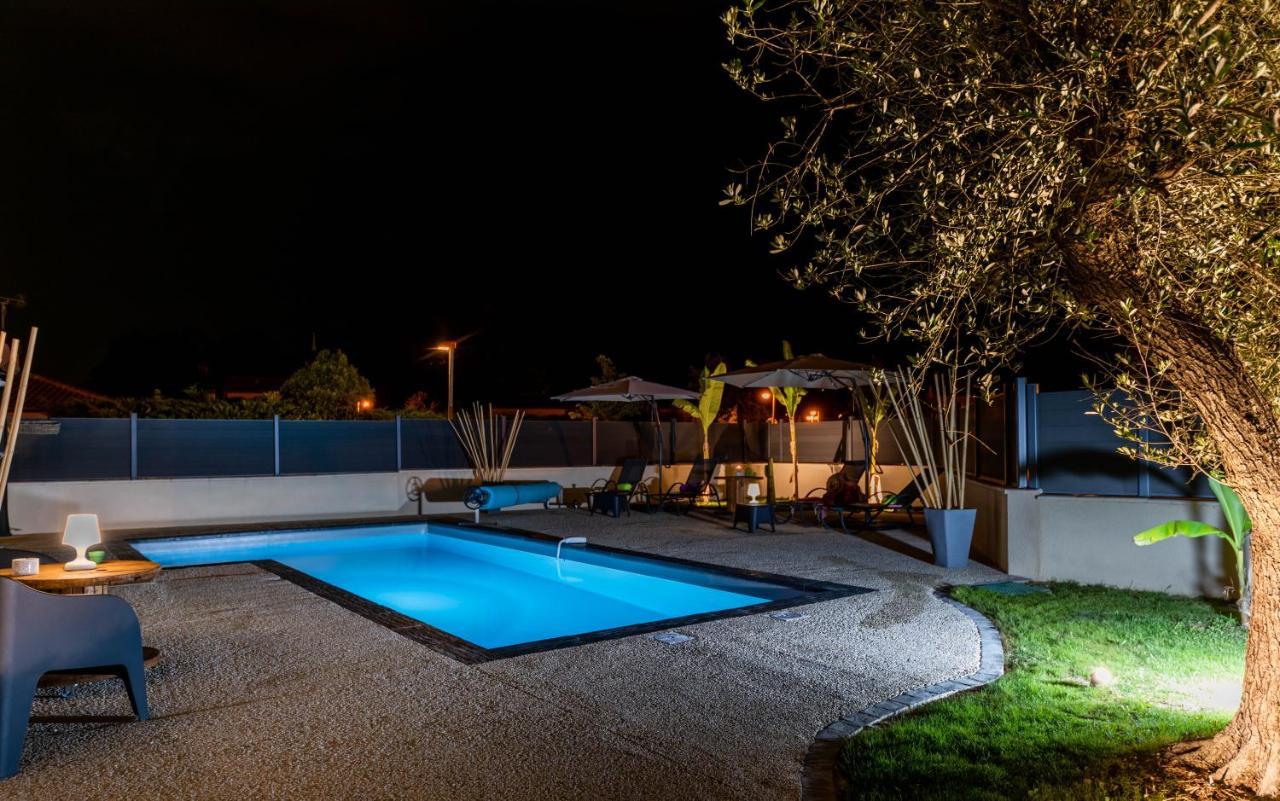Villa Des Oliviers Sublime Villa Avec Piscine Chauffee Et Privee Et Baby Foot Bon-Encontre Exterior photo